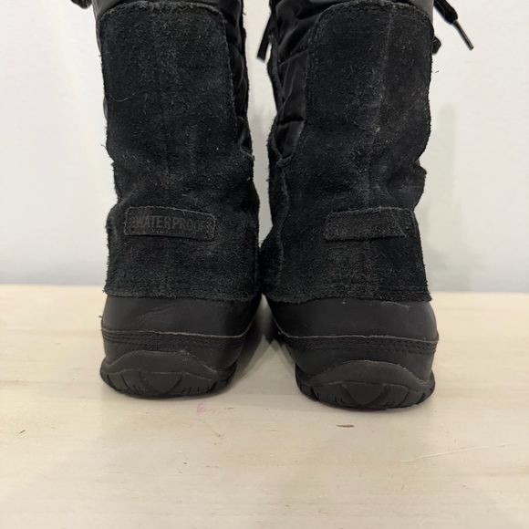 The North Face Nuptse Purna Black Winter Boots - Picture 8 of 10